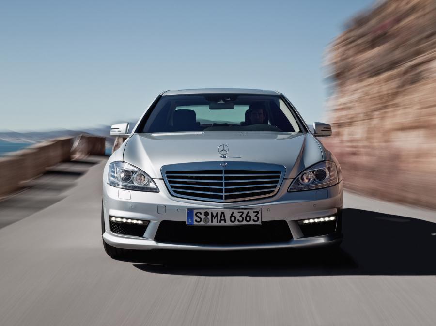  Mercedes-Benz S63 AMG 2010 года  (фото 10 из 24)